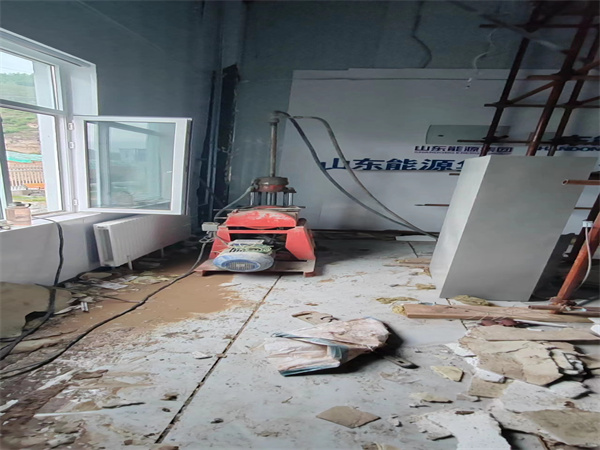 紫云地基基础下沉墙体裂缝加固注浆顶升施工